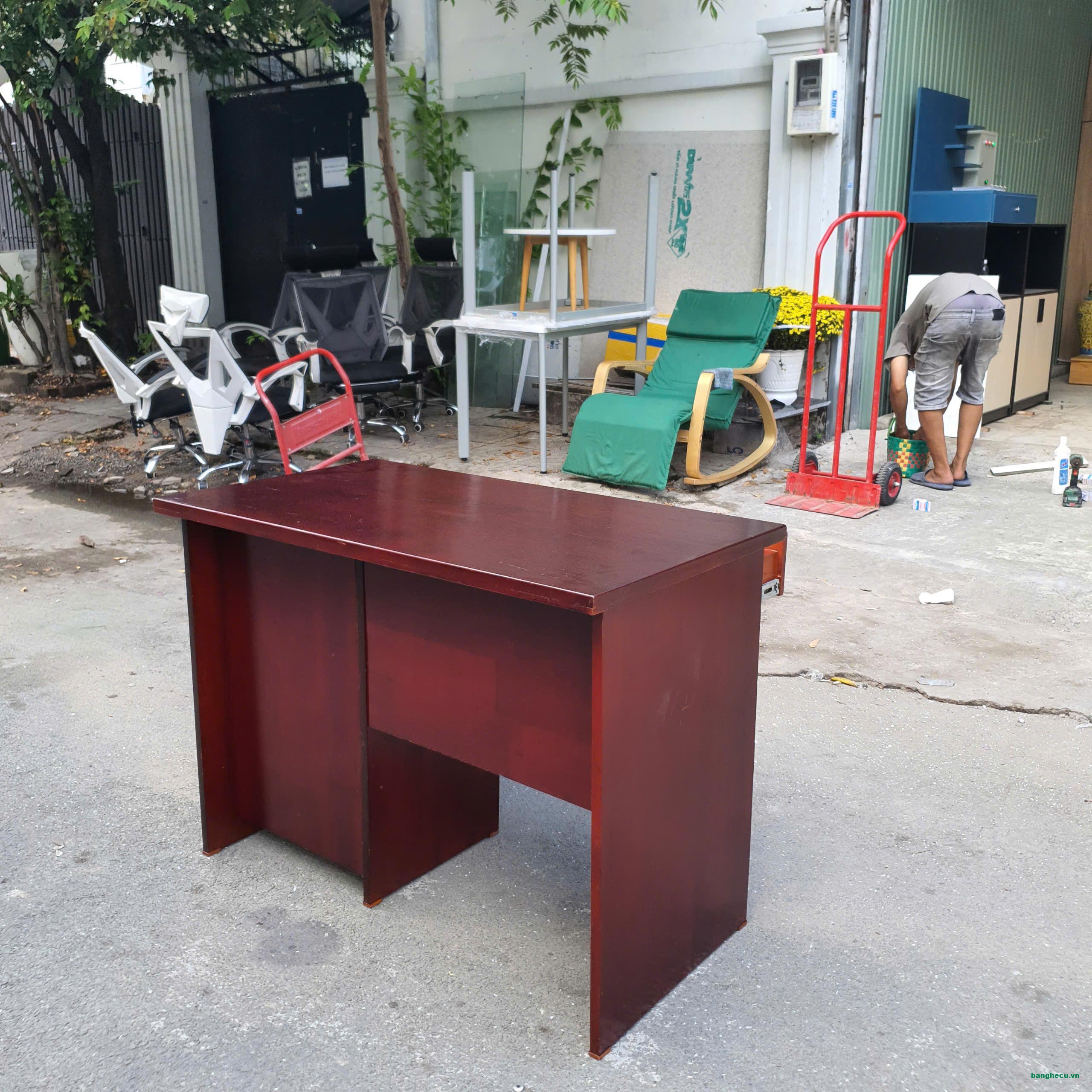 Bàn làm việc gỗ 1m1x60cm có hộc như mới - Ảnh 5