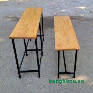 Alternative view of Bộ bàn ghế học sinh ngồi học mặt gỗ tự nhiên mới 90%