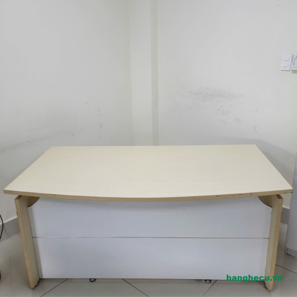 ban-giam-doc-1m2