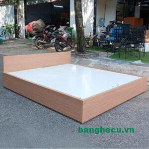 Giường ngủ kiểu Nhật 1m8x2m mới 95%