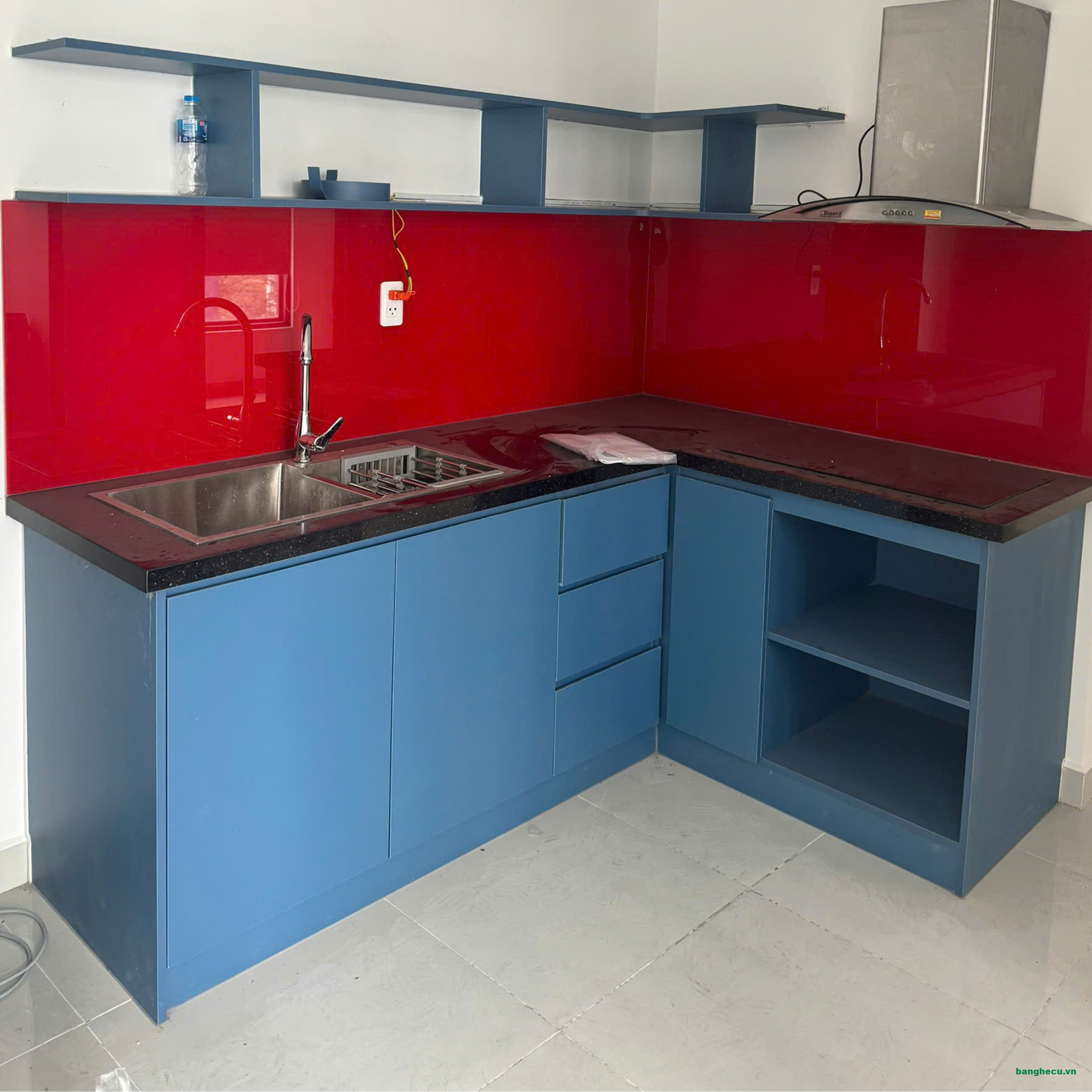 Tủ bếp dưới mặt đá 1m5x2m cao cấp thanh lý