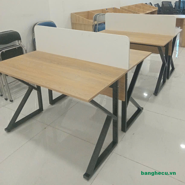 Set bàn chân sắt chữ K có vách ngăn 2 chỗ