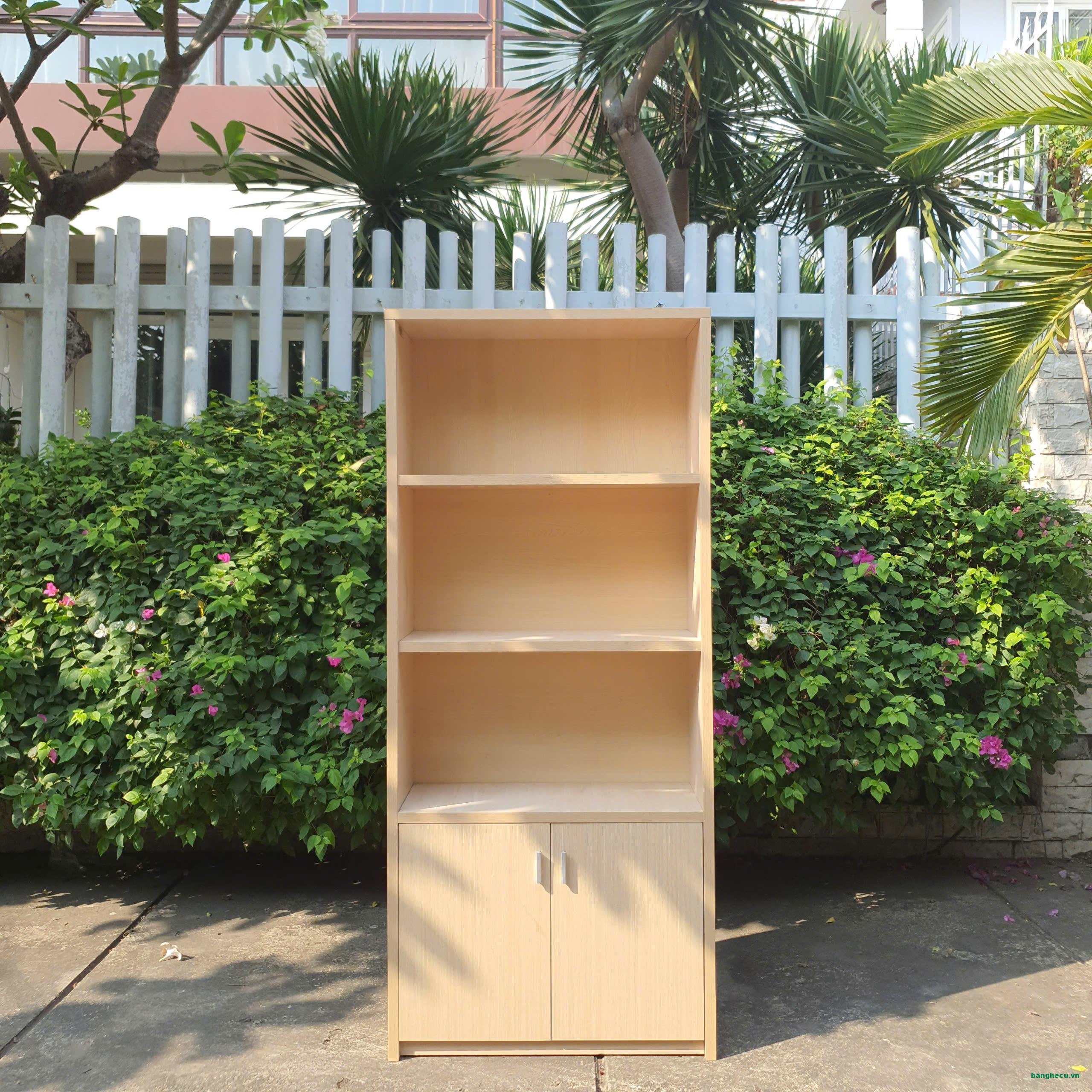 Tủ kệ trưng bày 80cmx1m8 màu kem như mới