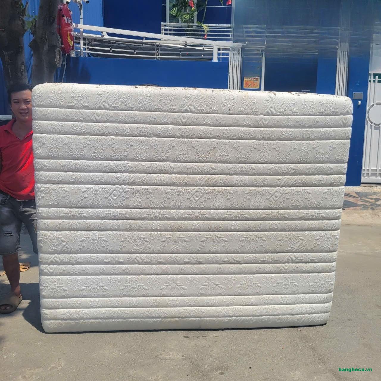 Nệm lò xo túi 1m6x2m cũ dùng còn tốt