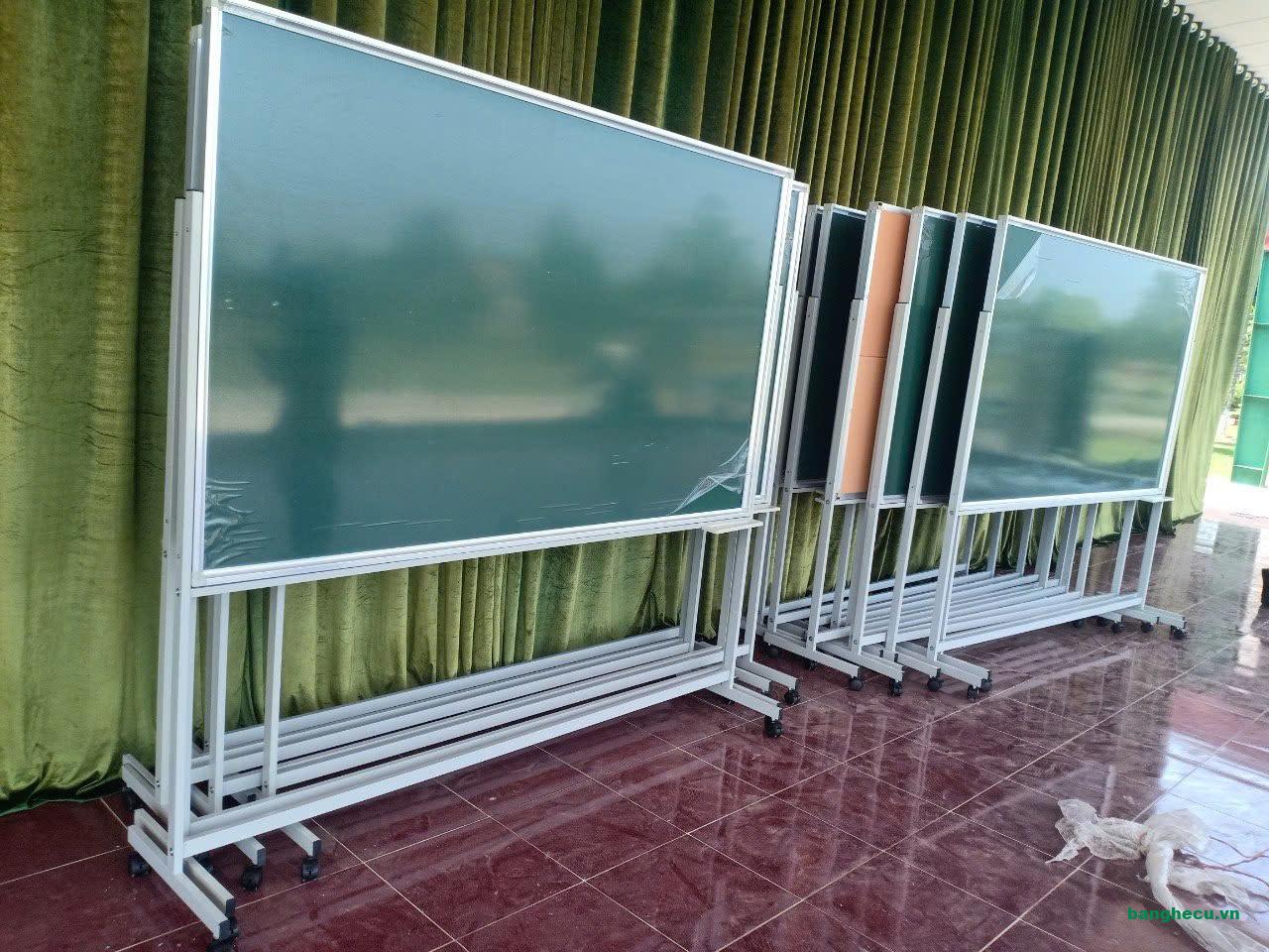 Bảng từ xanh chân di động - Ảnh 3