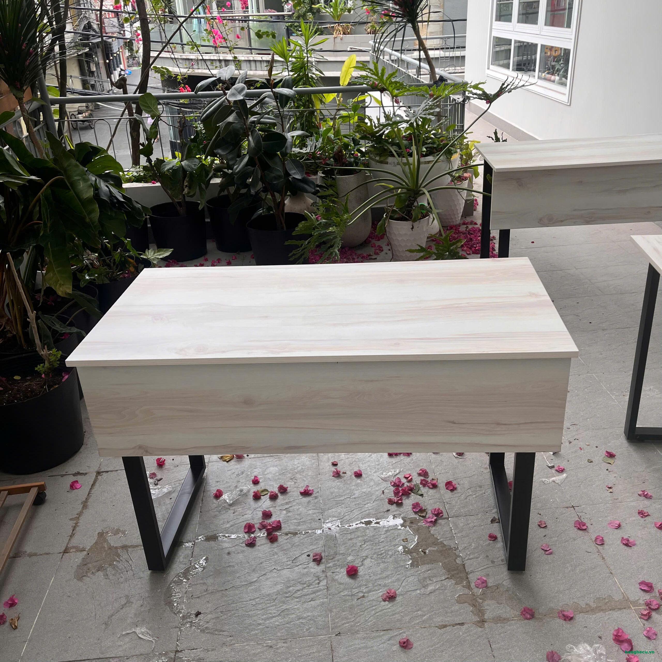 Bàn làm việc chân sắt 1m2x60cm có bửng mới 100%