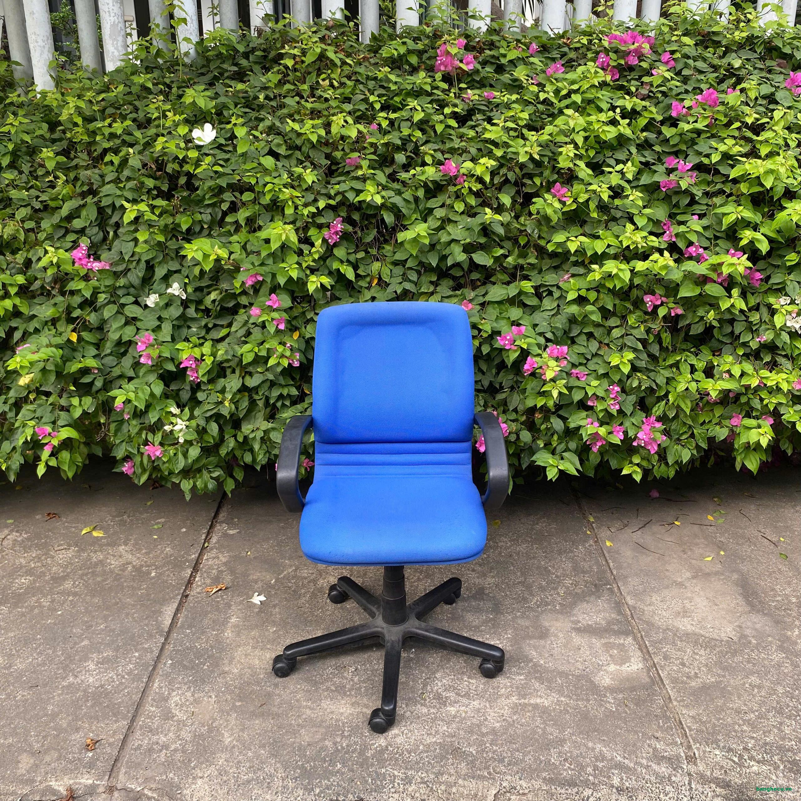 Thanh lý ghế xoay bọc vải màu xanh cũ đẹp