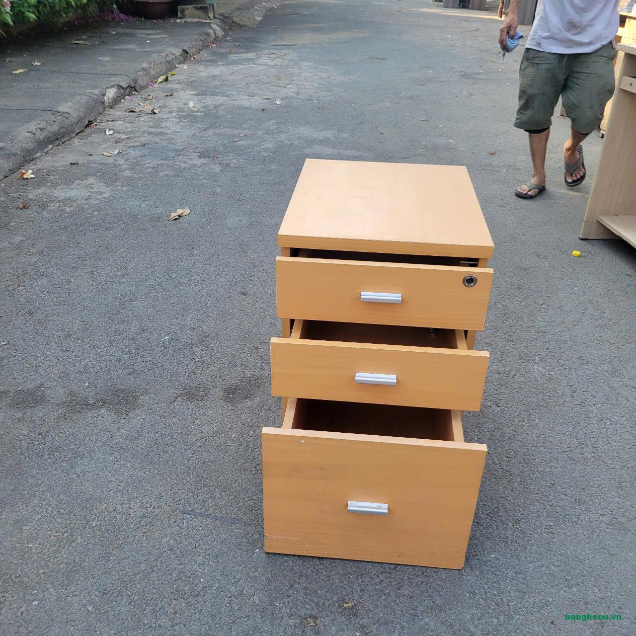 Hộc tủ di động 3 ngăn gỗ công nghiệp mới 90%