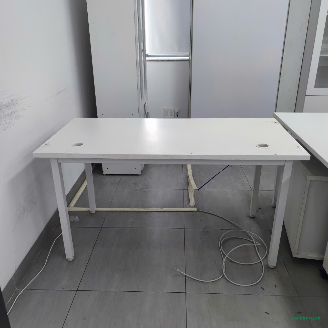 Bàn làm việc chân sắt 1m4x70cm thanh lý