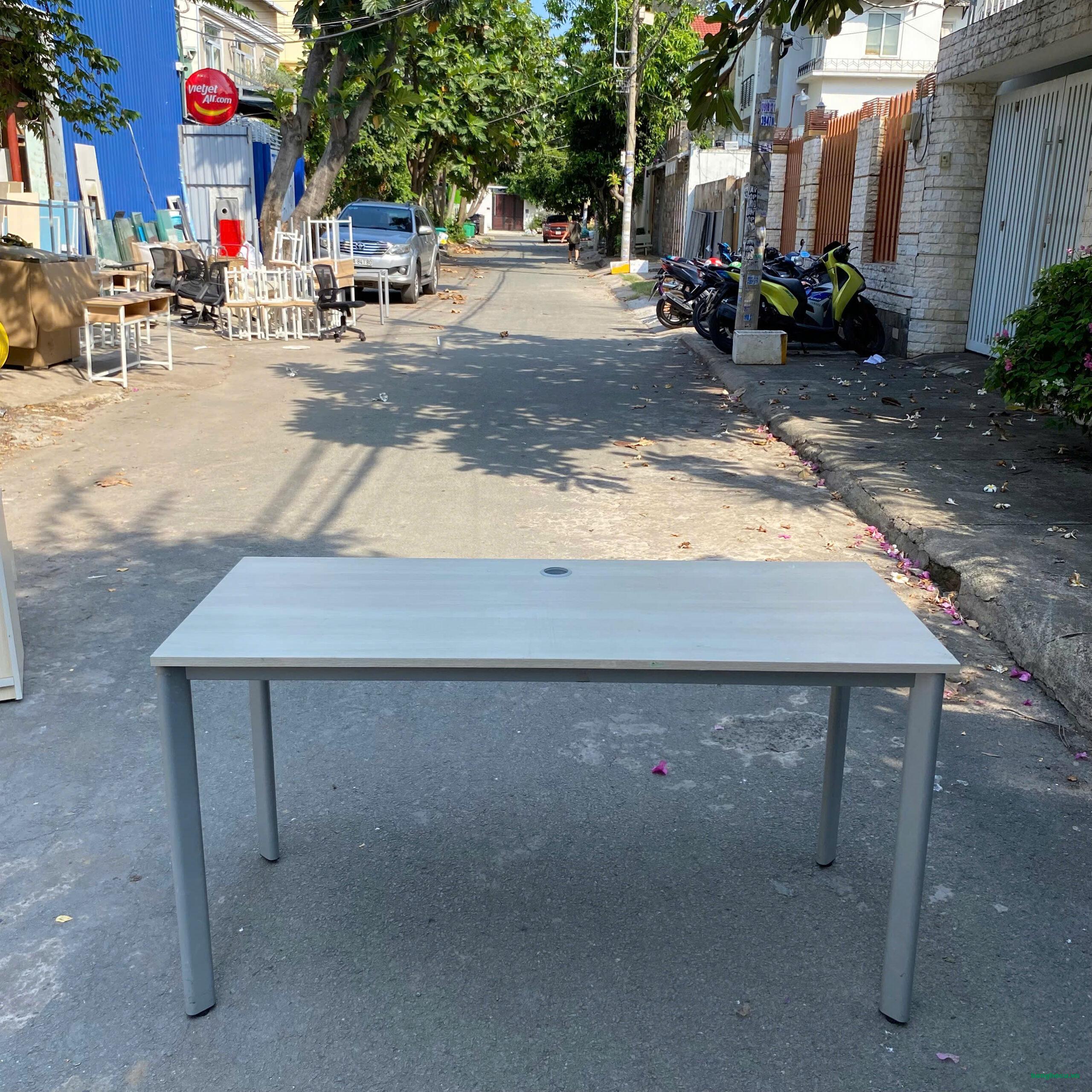 Bàn làm việc chân sắt 1m6x60cm như mới