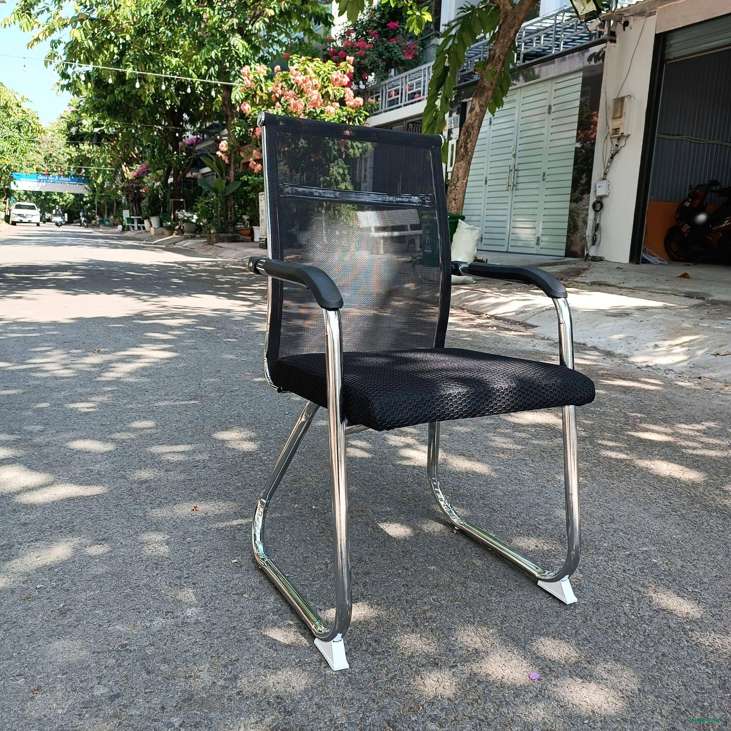 Ghế quỳ văn phòng lưng lưới chân inox mới 100%
