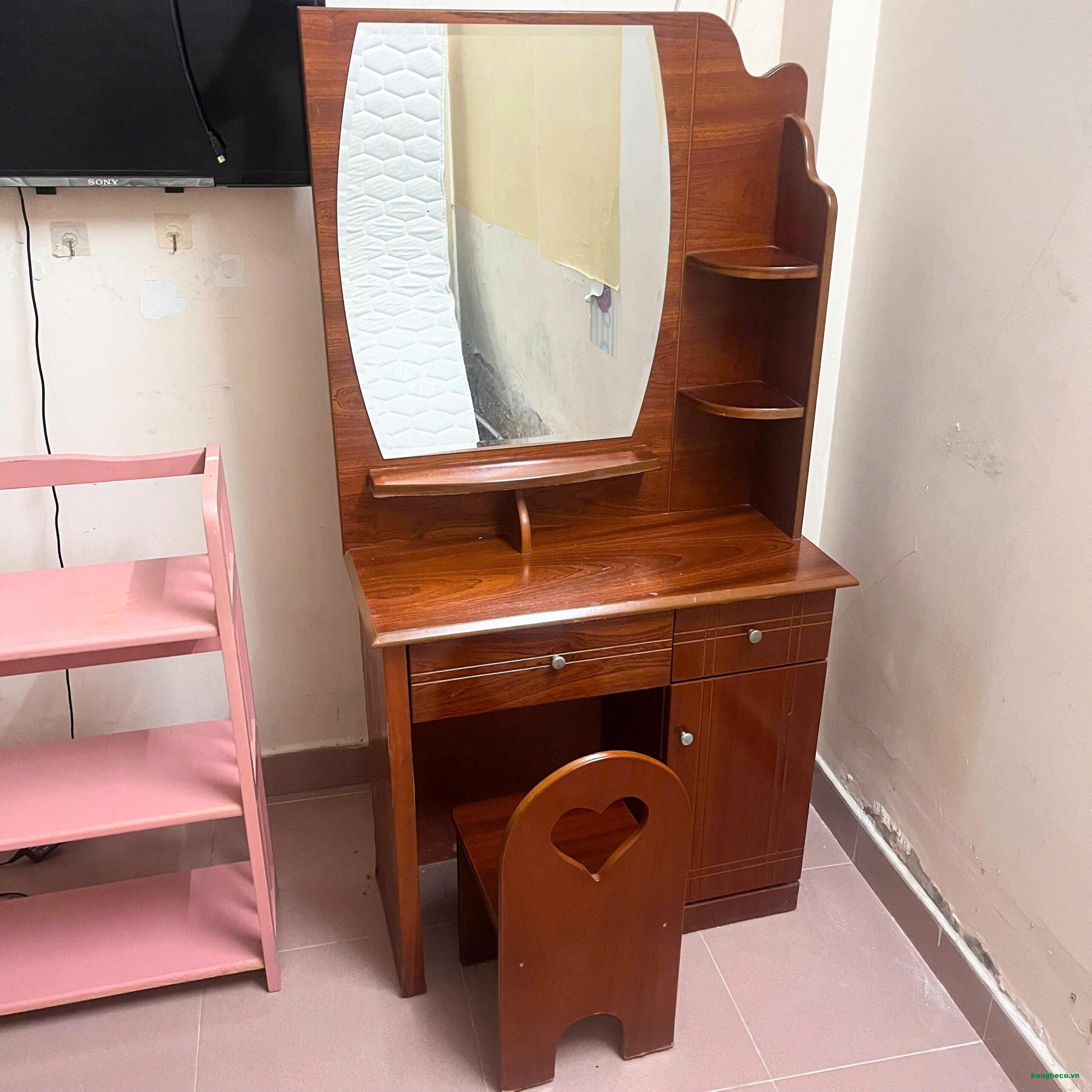 Bộ bàn trang điểm gỗ MDF màu nâu thanh lý