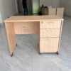 Bàn làm việc 1m có hộc cũ gỗ MDF màu kem