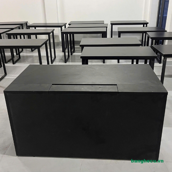 Bàn Trưởng phòng cũ 1m4x70cm gỗ MDF