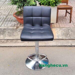 Ghế ngồi quầy bar mặt nệm da mới 90%