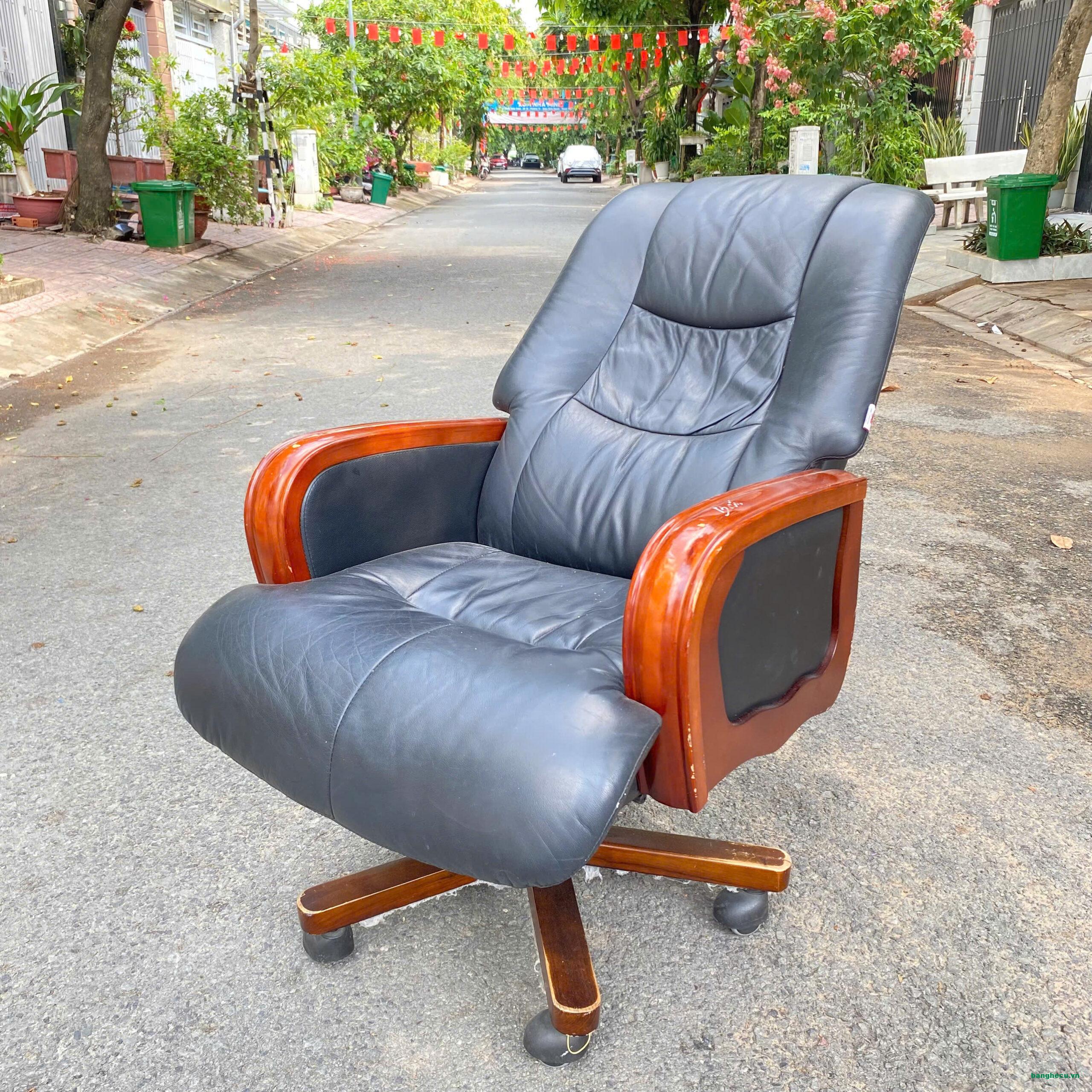 Thanh lý ghế Giám đốc bọc da khung gỗ - Ảnh 2