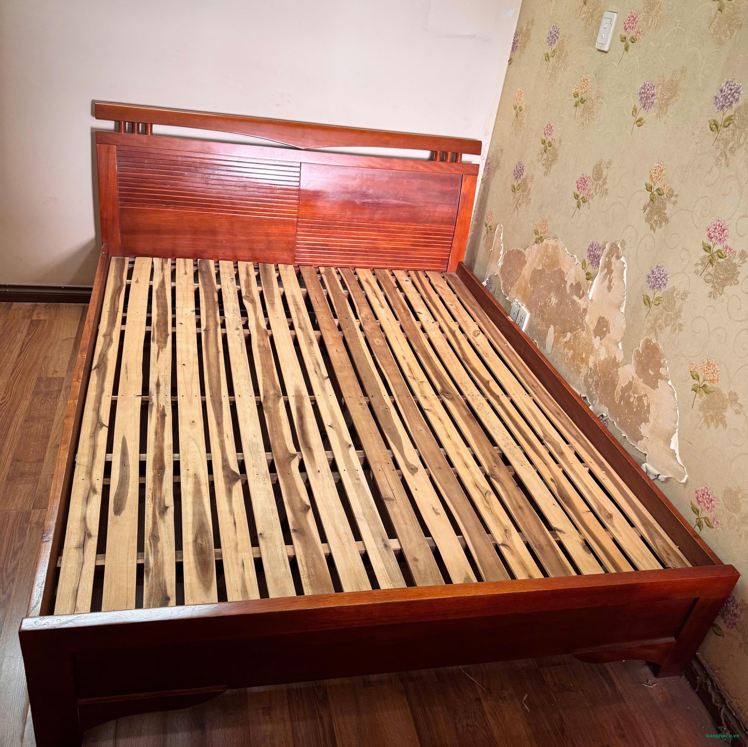 Thanh lý Giường 1m6 nâu gỗ MDF chống ẩm