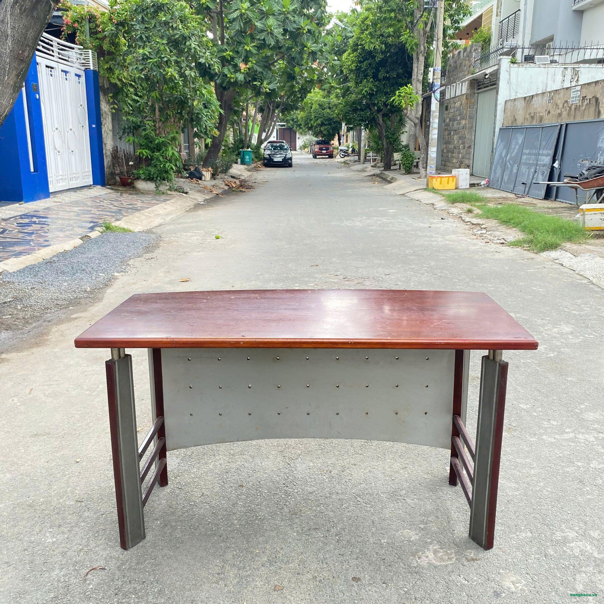 Bàn Trưởng phòng làm việc 1m4 thanh lý - Ảnh 3