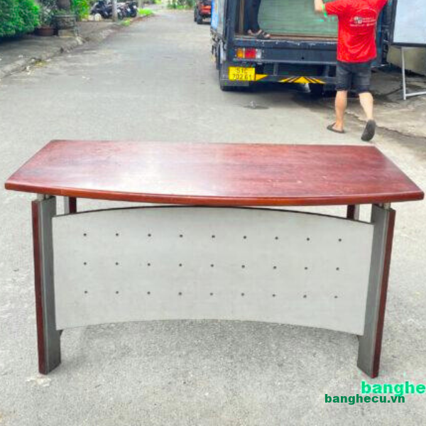 Bàn Trưởng phòng làm việc 1m4 thanh lý