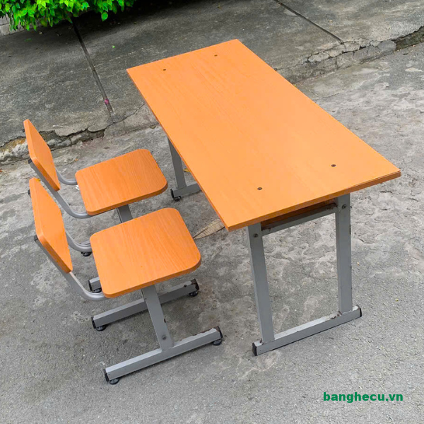 ban-hoc-sinh-2-ghe-roi-cu