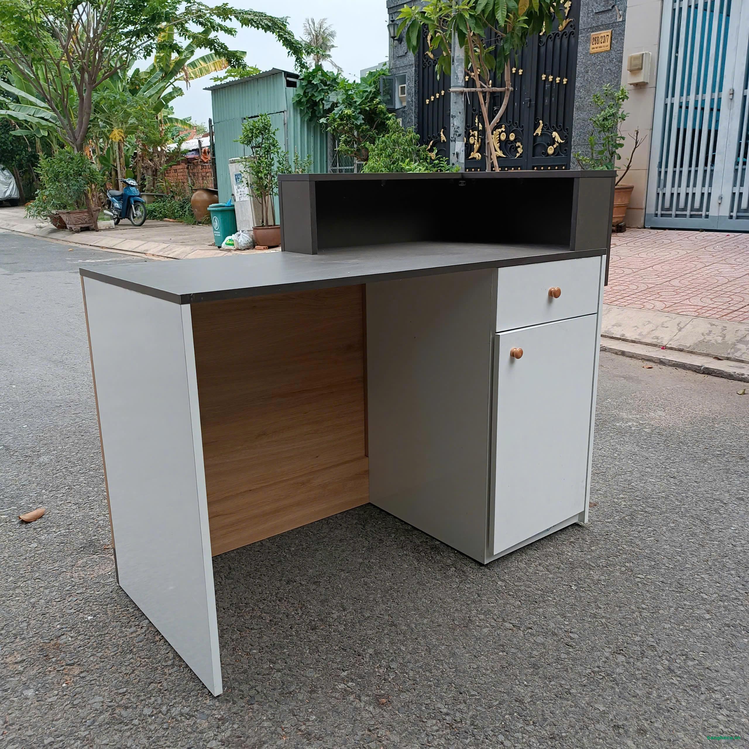 Quầy lễ tân 1m2x60cm tồn kho - Ảnh 3