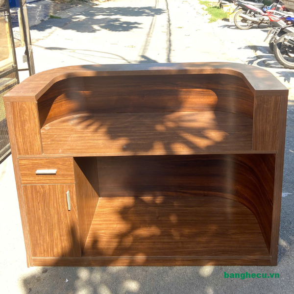 Quầy lễ tân 1m5 màu nâu chữ U như mới - Ảnh 2