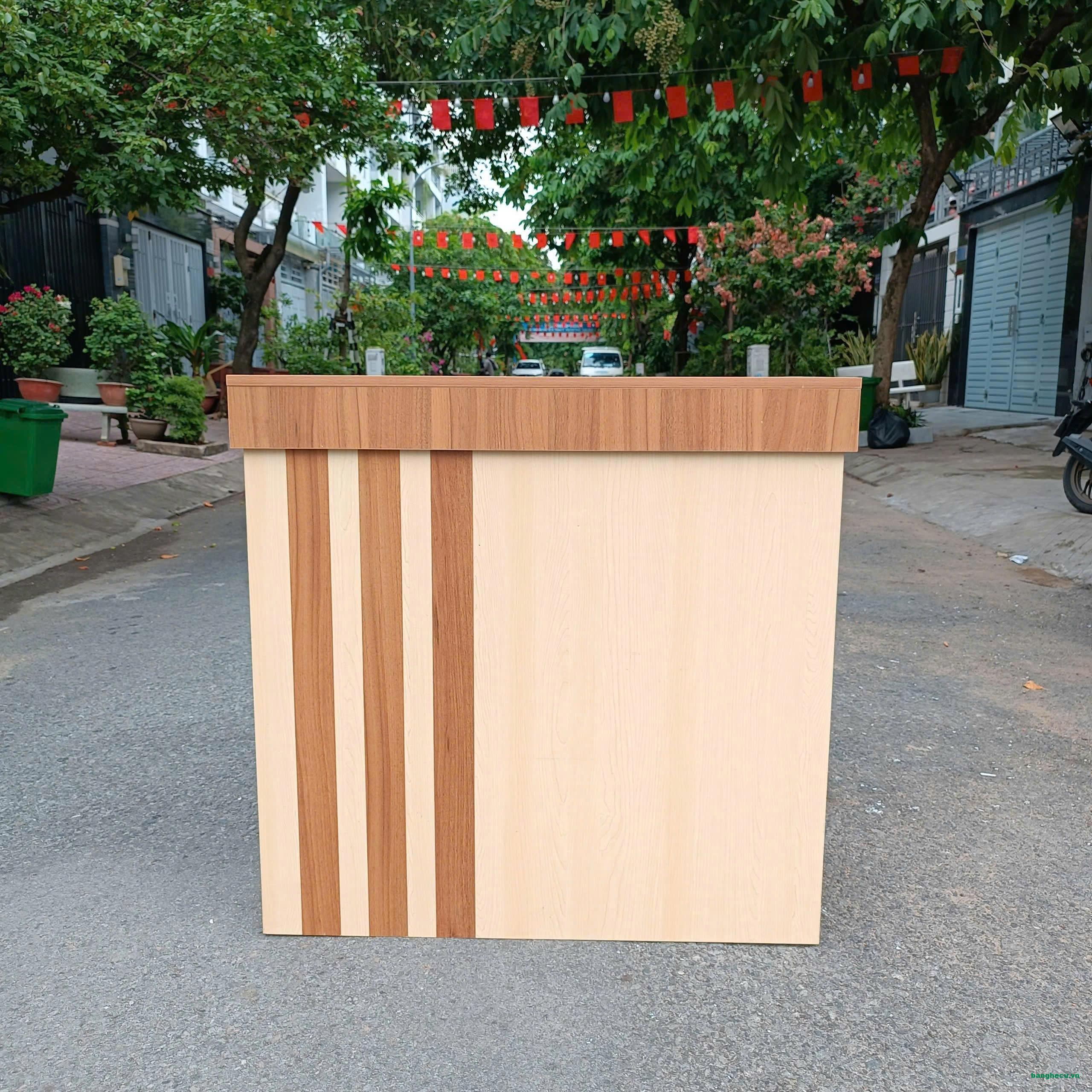 Quầy lễ tân gỗ MDF 1m tồn kho