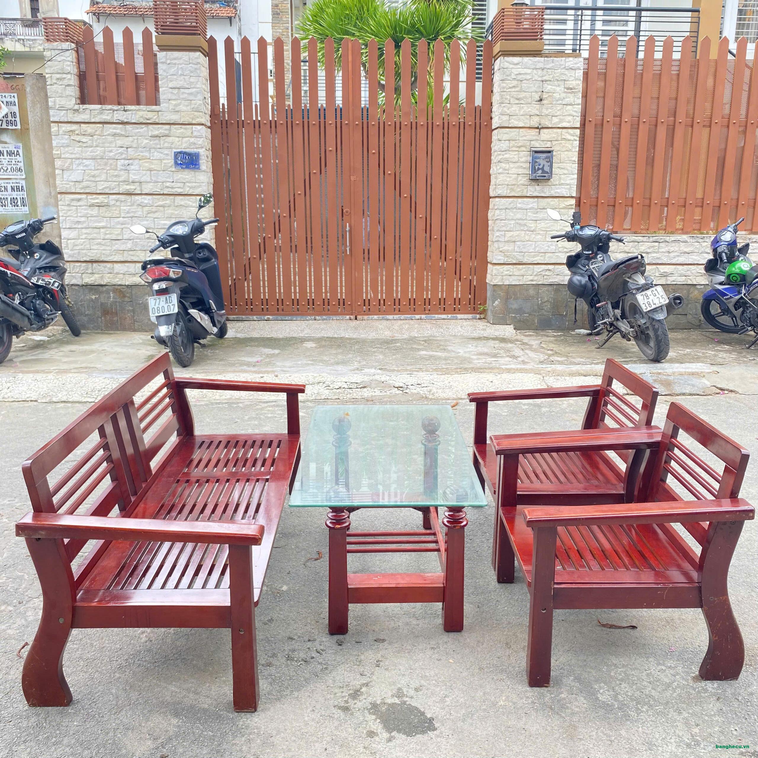 Bộ bàn ghế xoan đào HAGL mới 90%