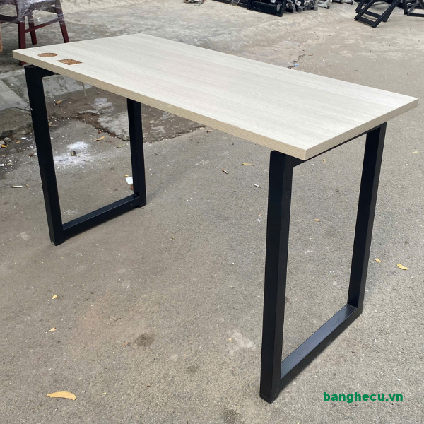 Bàn làm việc chân sắt 1m2x60cm mới 90% - Ảnh 3