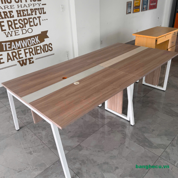 Bàn họp chân sắt 1m2x2m4 Hòa Phát như mới