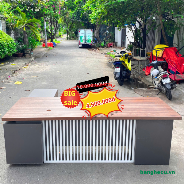 ban-lam-viec-giam-doc-chu-L-dep