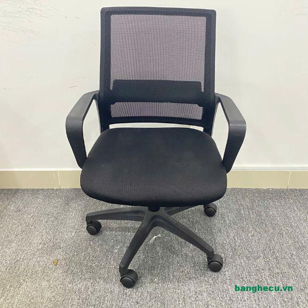 Ghế xoay văn phòng lưng lưới cao mới 90%