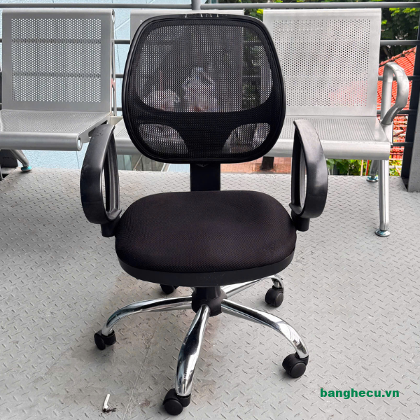 Thanh lý ghế xoay lưới nhân viên mới 90%