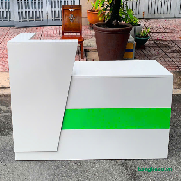 Quầy lễ tân tiếp tân 1m4 trắng xanh tồn kho