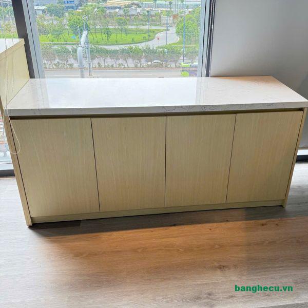 Tủ bếp mặt đá dày dặn như mới