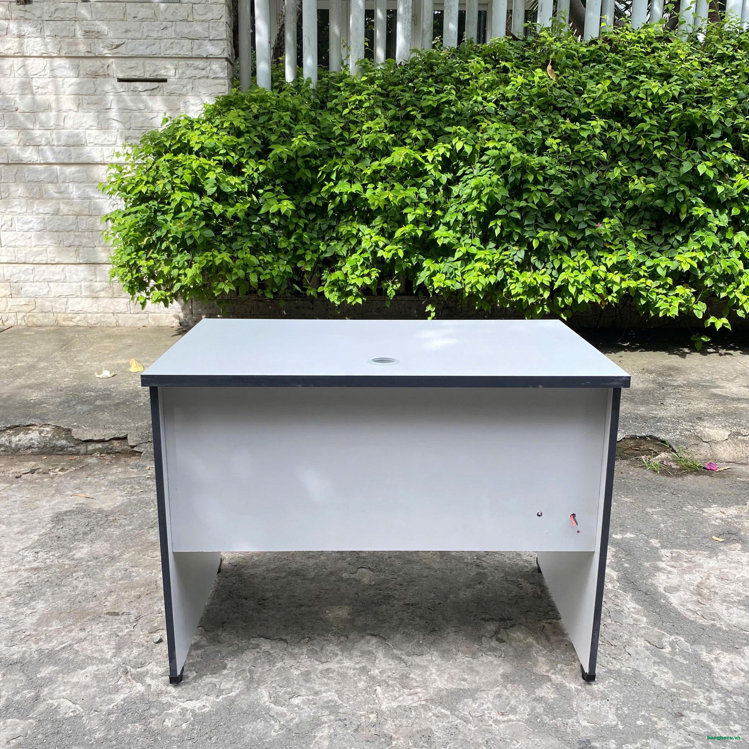 ban-lam-viec-1m-60cm-hoa-phat
