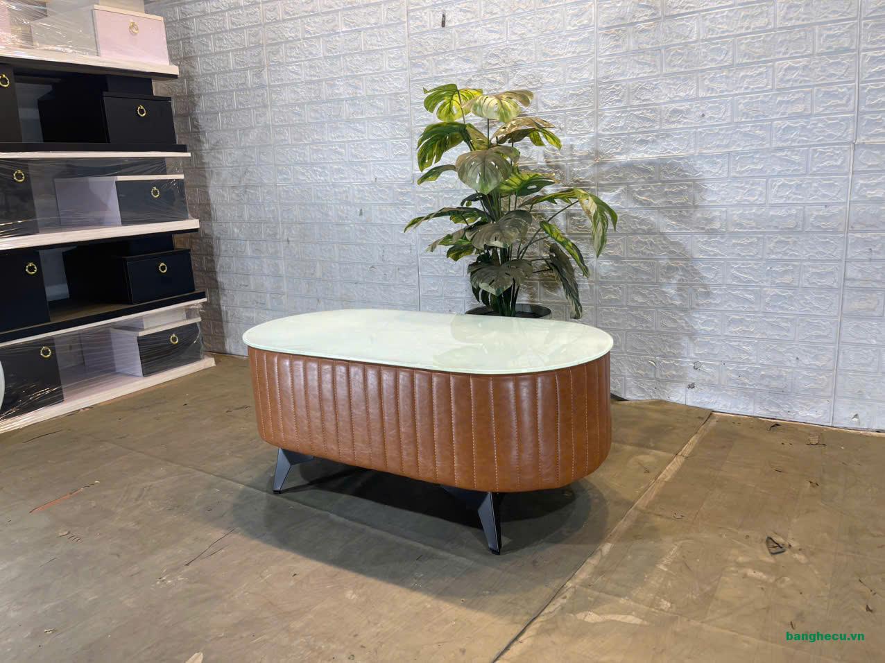 ban-tra-sofa-boc-da-mat-da-trang