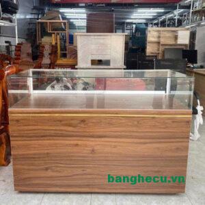 Thanh lý tủ kính trưng bày sản phẩm 1m5x1m