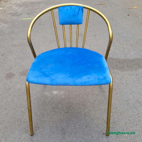 ghe-banh-cafe-boc-nhung-xanh-duong-khung-ma-vang