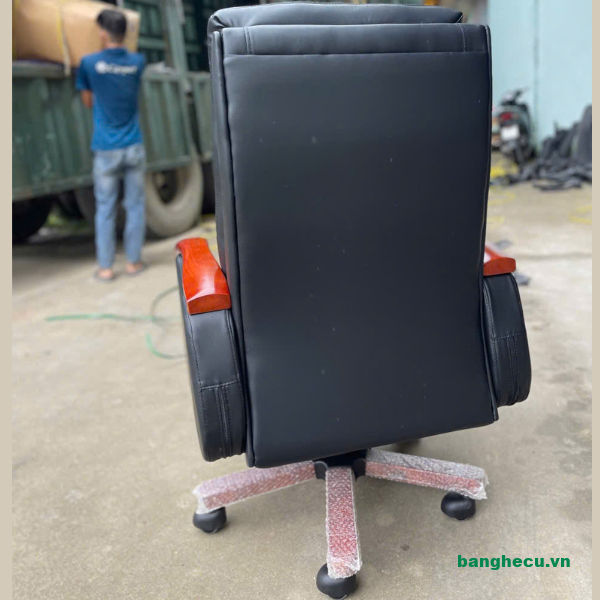 ghe-giam-doc-boc-da-nhap-khau-day-dan