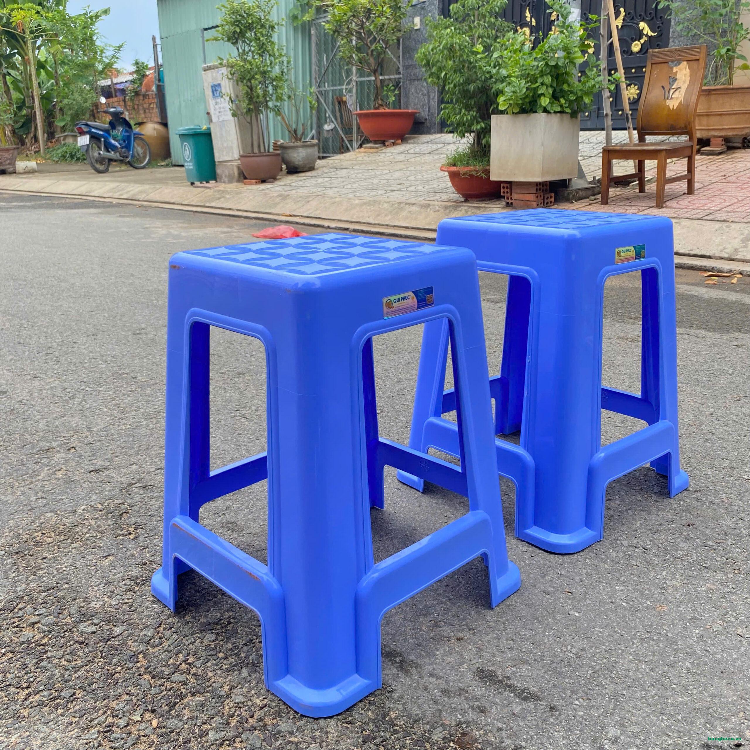 ghe-nhua-qui-phuc-ban-cao-thanh-ly