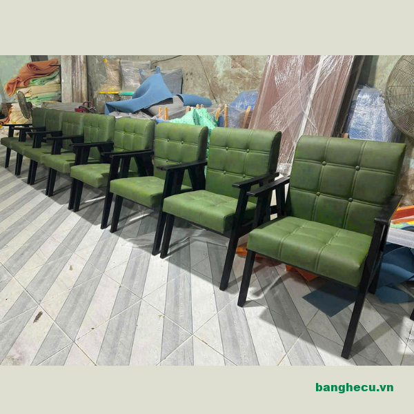 ghe-sofa-don-boc-nem-da-khung-go-cao-cap