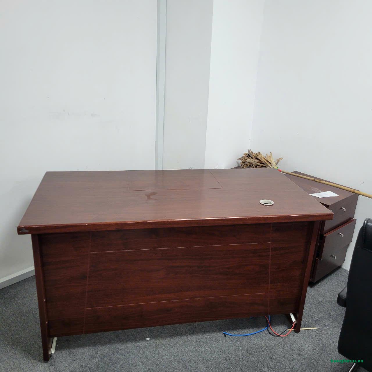 Thanh lý bàn Giám đốc làm việc 1m4 giá rẻ