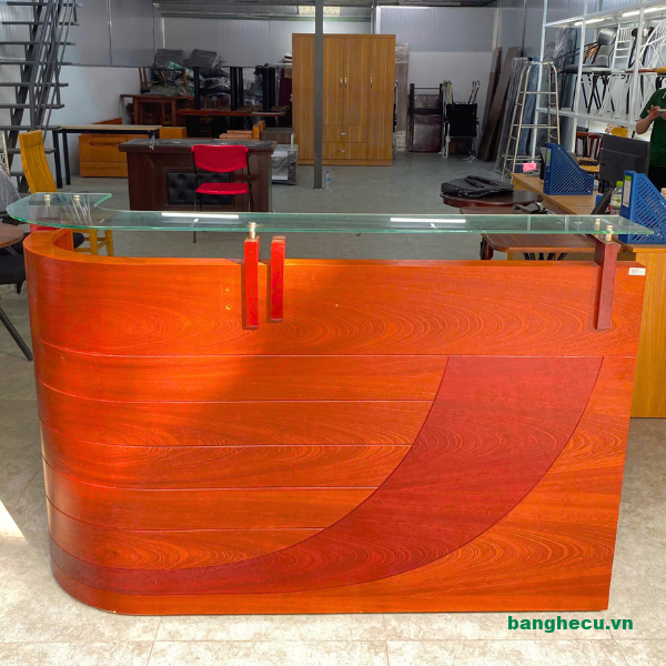 thanh-ly-quay-le-tan-bo-cong-mat-kinh-1m6