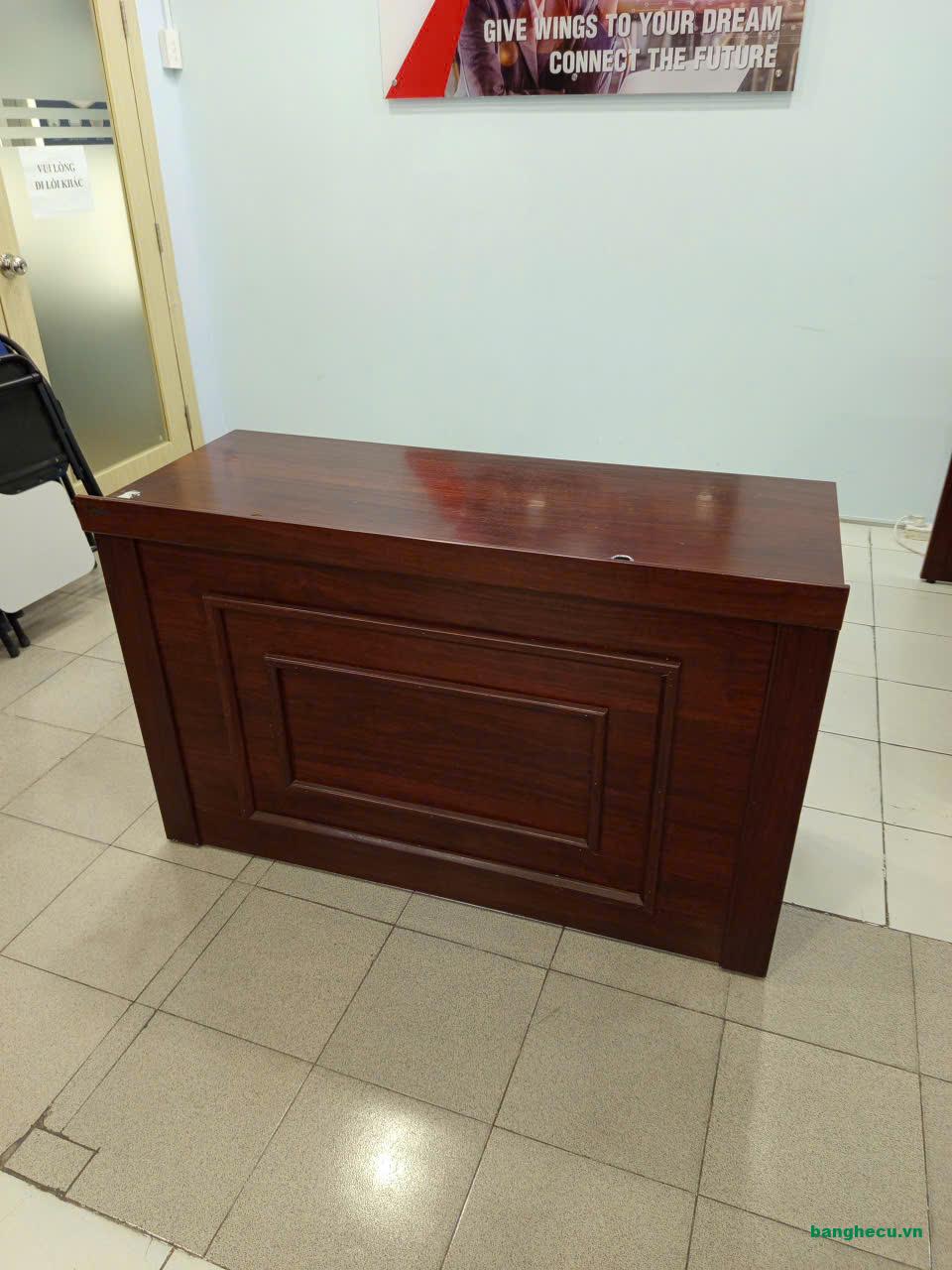 Bàn làm việc MDF nâu cũ 1m2x60cm