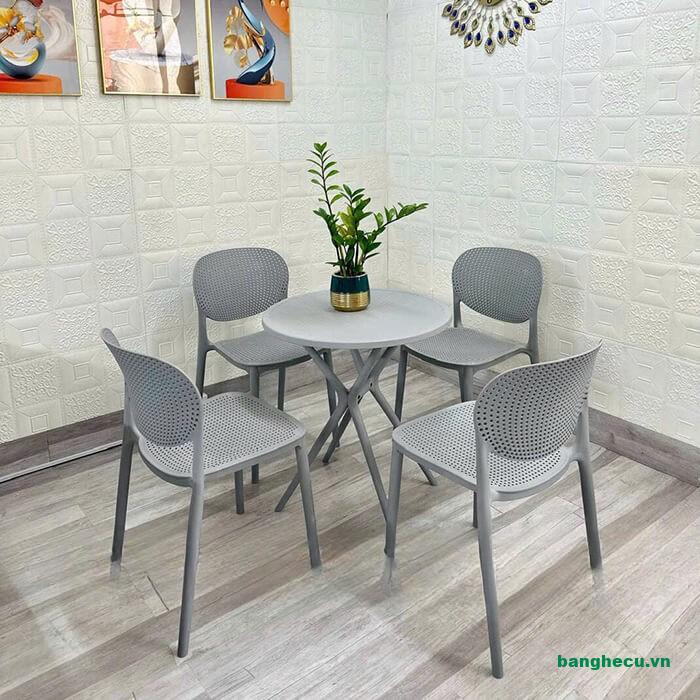 ban-ghe-cafe-nhua-duc-mau-xam