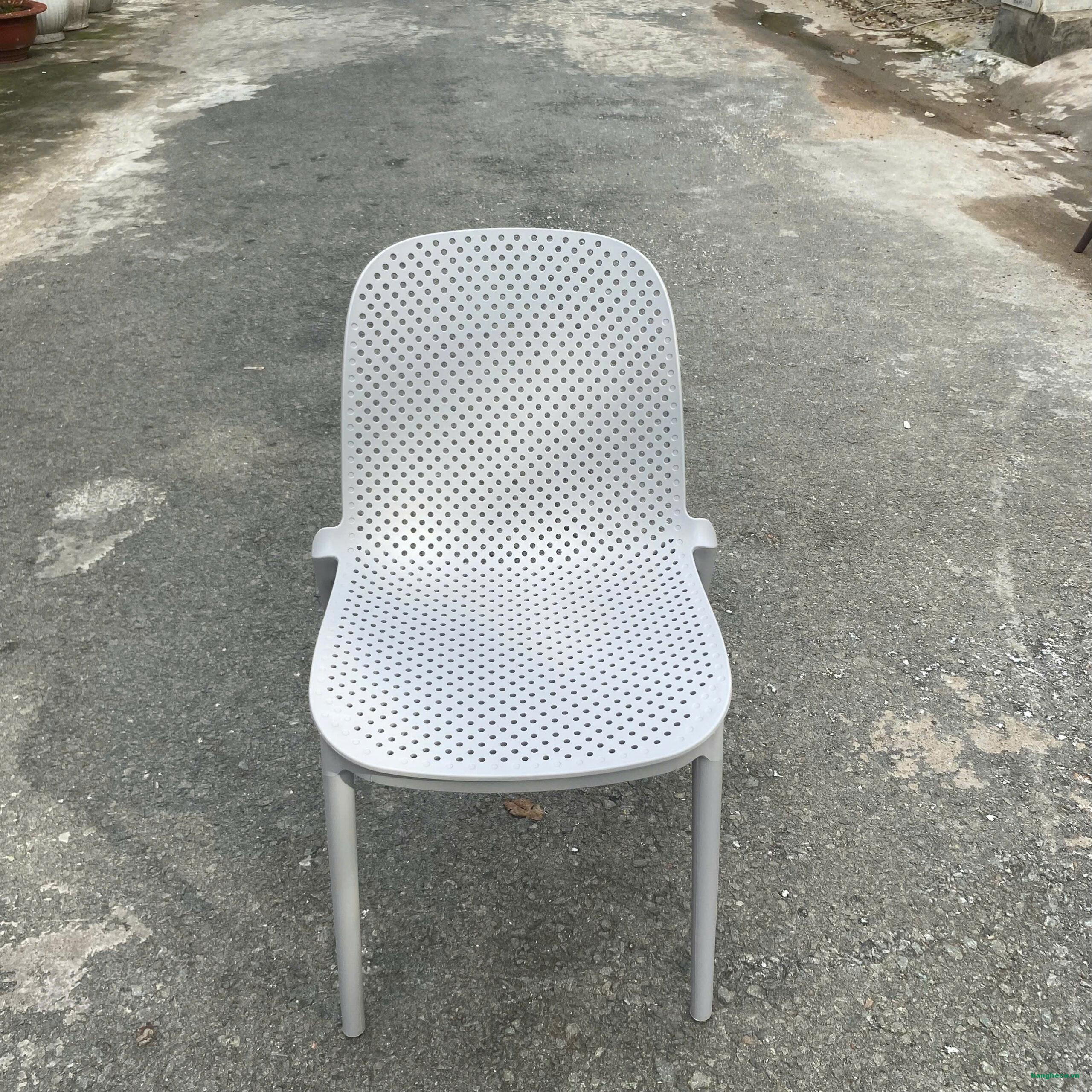 ghe-tua-cafe-lo-kieu-cong