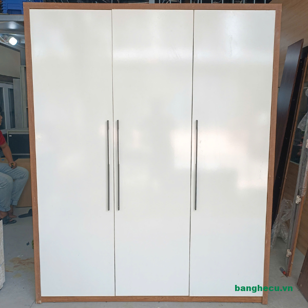 Thanh lý tủ quần áo MDF 1m6x2m dày dặn mới 95%