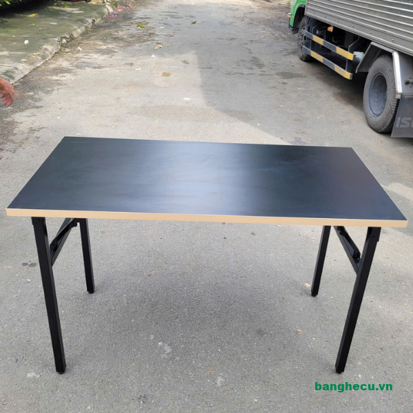 Bàn làm việc chân sắt gấp gọn 1m2 hiện đại