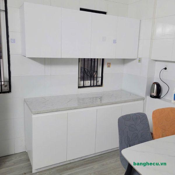 Thanh lý bộ tủ bếp gỗ MDF mặt đá mới 90%